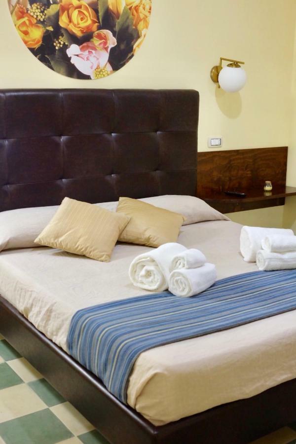 4 Balconi Liberty Apartments Lecce Luaran gambar